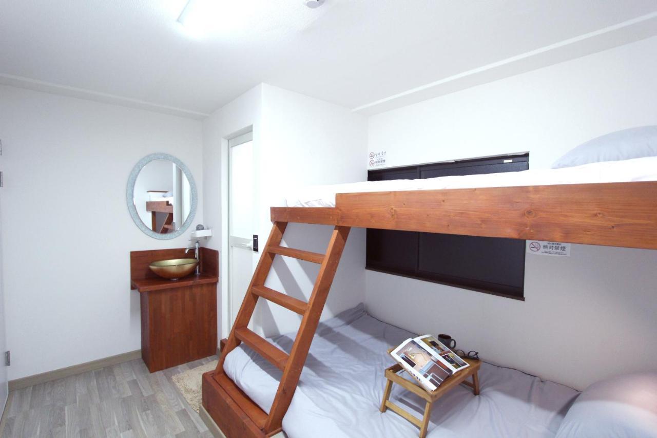 I Osaka House Hotel Exterior photo